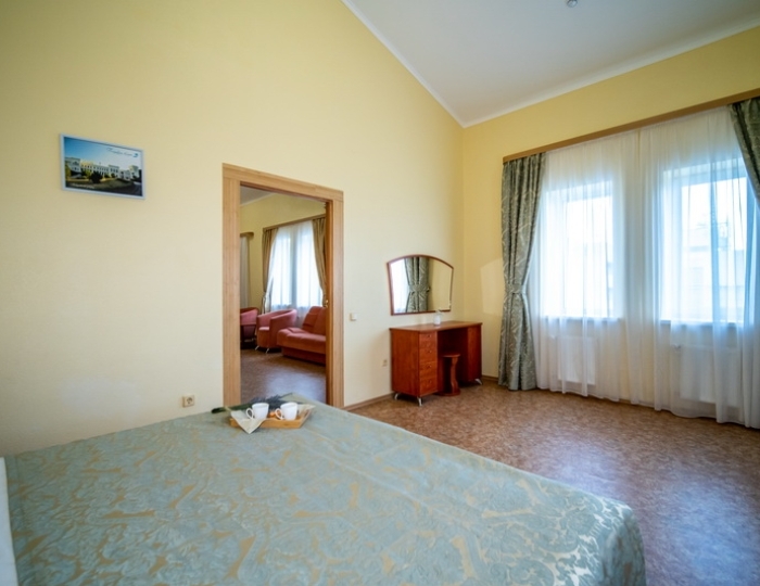 Люкс 4-местный 2-комнатный корпус 2 - Санаторий «Голубая волна» Алушта