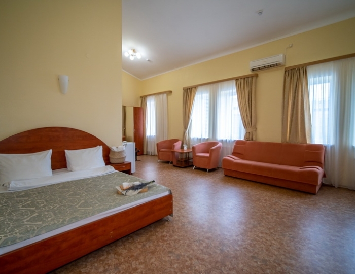 Люкс 4-местный 2-комнатный корпус 2 - Санаторий «Голубая волна» Алушта
