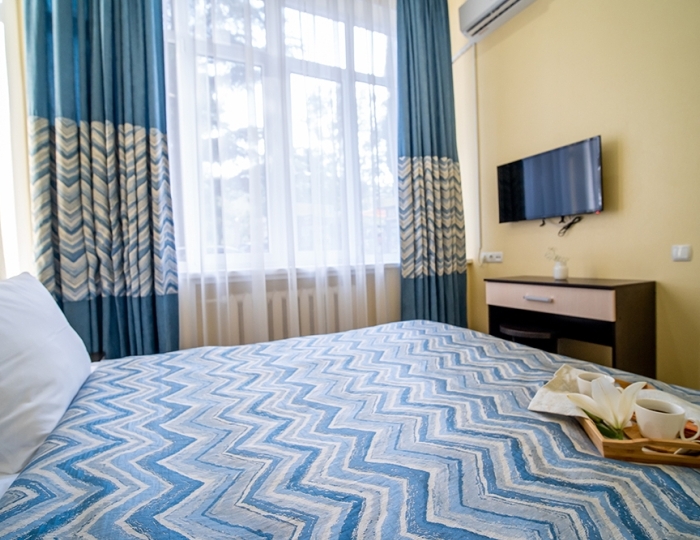 Люкс 4-местный 2-комнатный корпус 3 - Санаторий «Голубая волна» Алушта