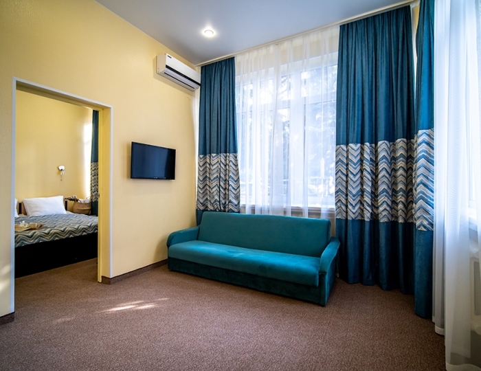 Люкс 4-местный 2-комнатный корпус 3 - Санаторий «Голубая волна» Алушта