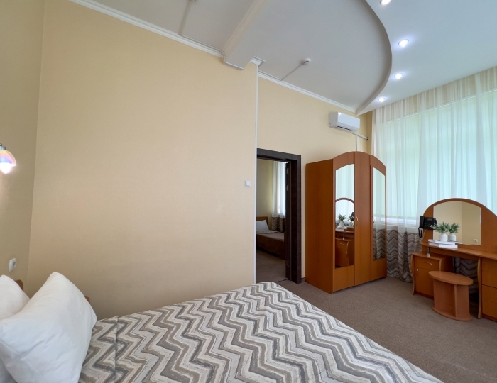 Люкс Семейный 2-комнатный 5-местный корпус 3 - Санаторий «Голубая волна» Алушта