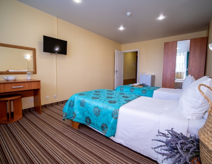 Улучшенный 2-местный 1-комнатный корпус 1 - Санаторий «Голубая волна» Алушта