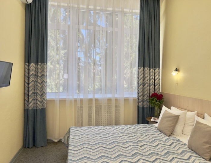 Улучшенный 2-местный 1-комнатный корпус 3 - Санаторий «Голубая волна» Алушта