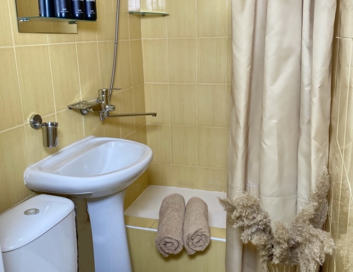 Улучшенный 3-местный 1-комнатный корпус 1 - Санаторий «Голубая волна» Алушта