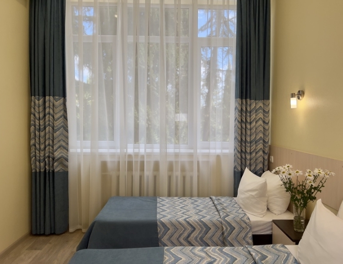 Улучшенный Семейный 4-местный 1-комнатный корпус 3 - Санаторий «Голубая волна» Алушта