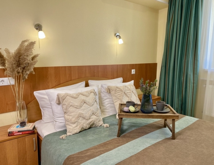 Люкс 4-местный 2-комнатный с балконом корпус 1 - Санаторий «Голубая волна» Алушта